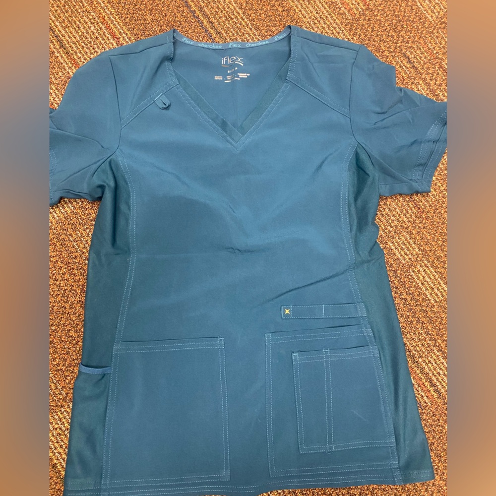 Cherokee iflex scrub top